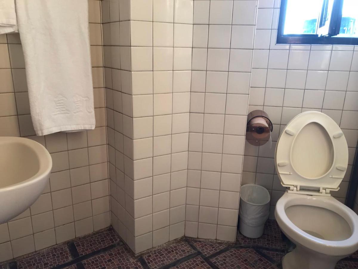 Huang Kai Hotel Tajcshung Kültér fotó